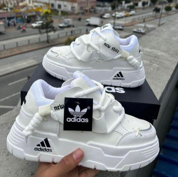 Tenis Cordón Grueso SNew