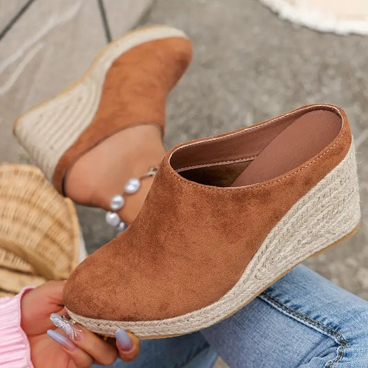 Zapatos zuecos Nahia | Comodidad y Elegancia